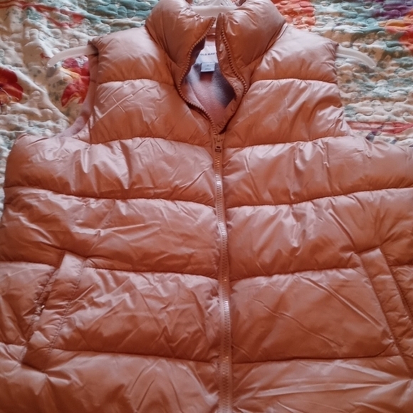 Old Navy vest size large tan or cream color - Picture 5 of 6